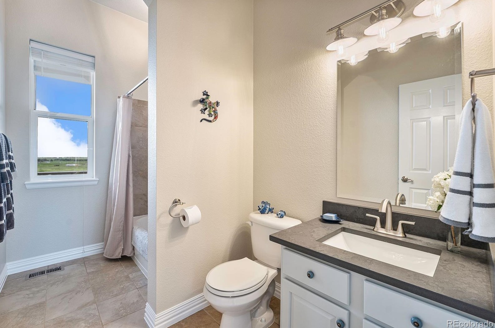 2150 County Rd 129, Bennett CO 80102-8410 exterior