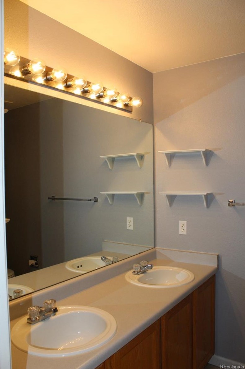 9763 Cove Creek Dr, Littleton CO  80129-5769 exterior