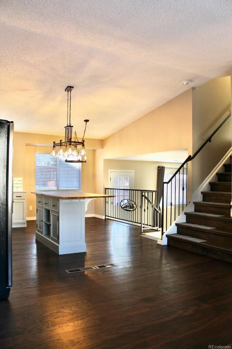 9763 Cove Creek Dr, Littleton CO  80129-5769 exterior