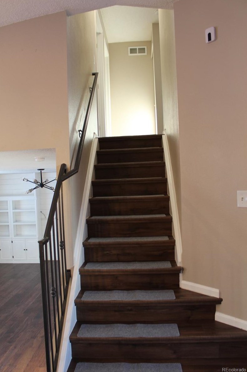 9763 Cove Creek Dr, Littleton CO  80129-5769 exterior