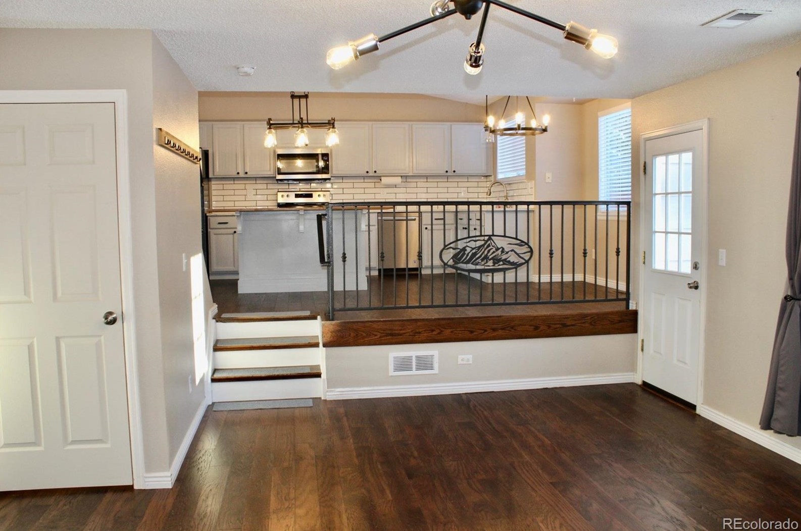 9763 Cove Creek Dr, Littleton CO  80129-5769 exterior