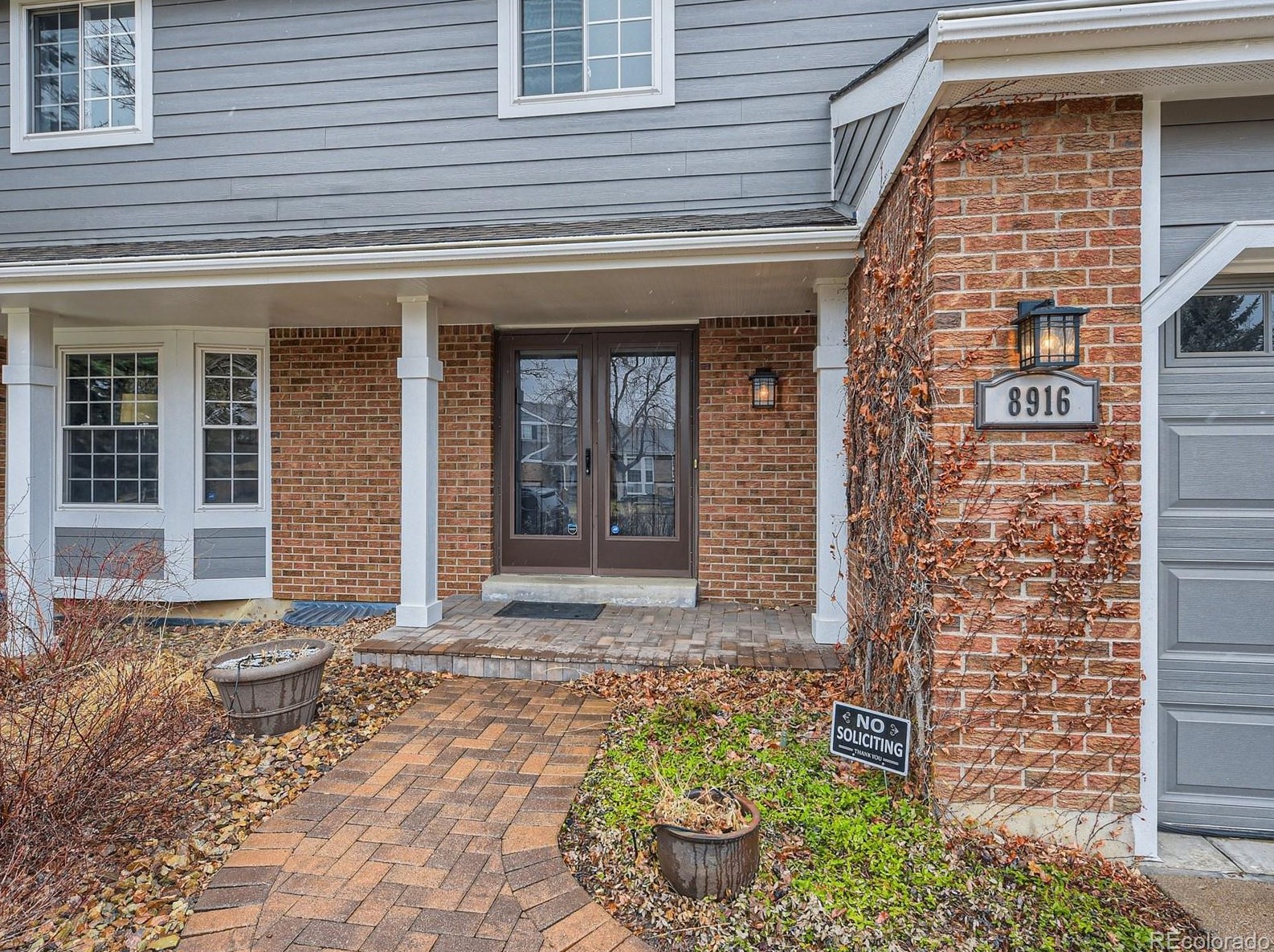 8916 Geddes Pl, Littleton CO  80128-4109 exterior