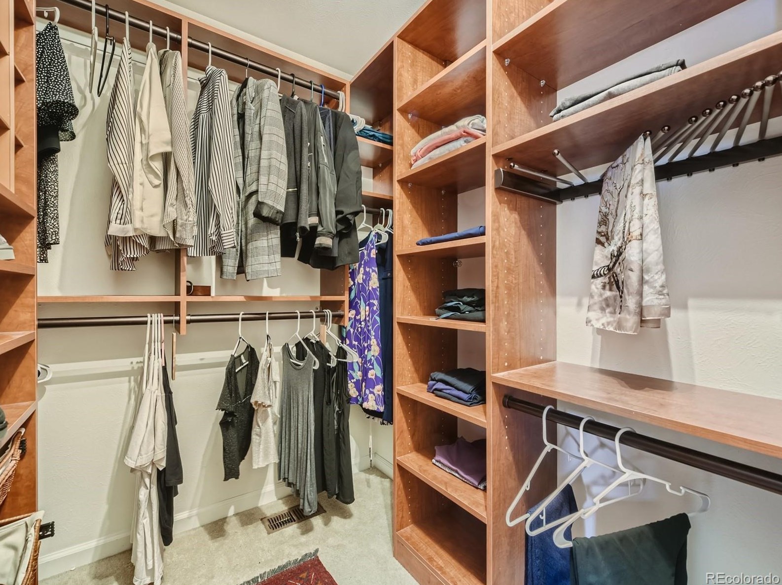 8916 Geddes Pl, Littleton CO  80128-4109 exterior