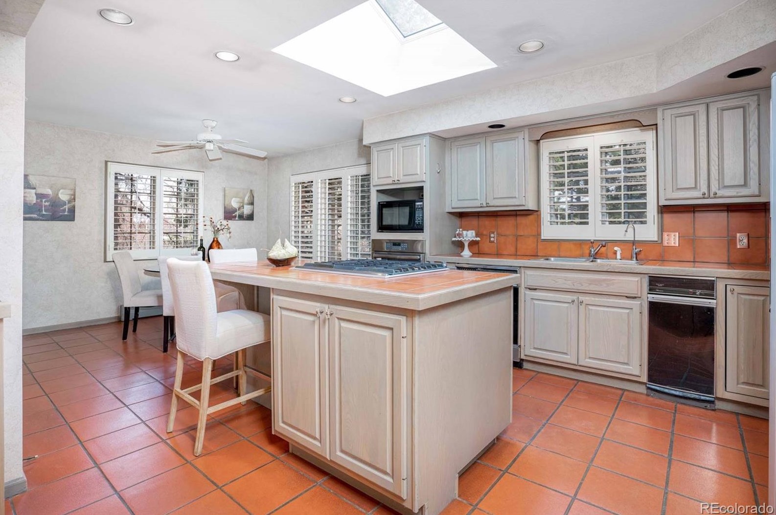 7097 Madison Way, Littleton CO 80122-2038 exterior