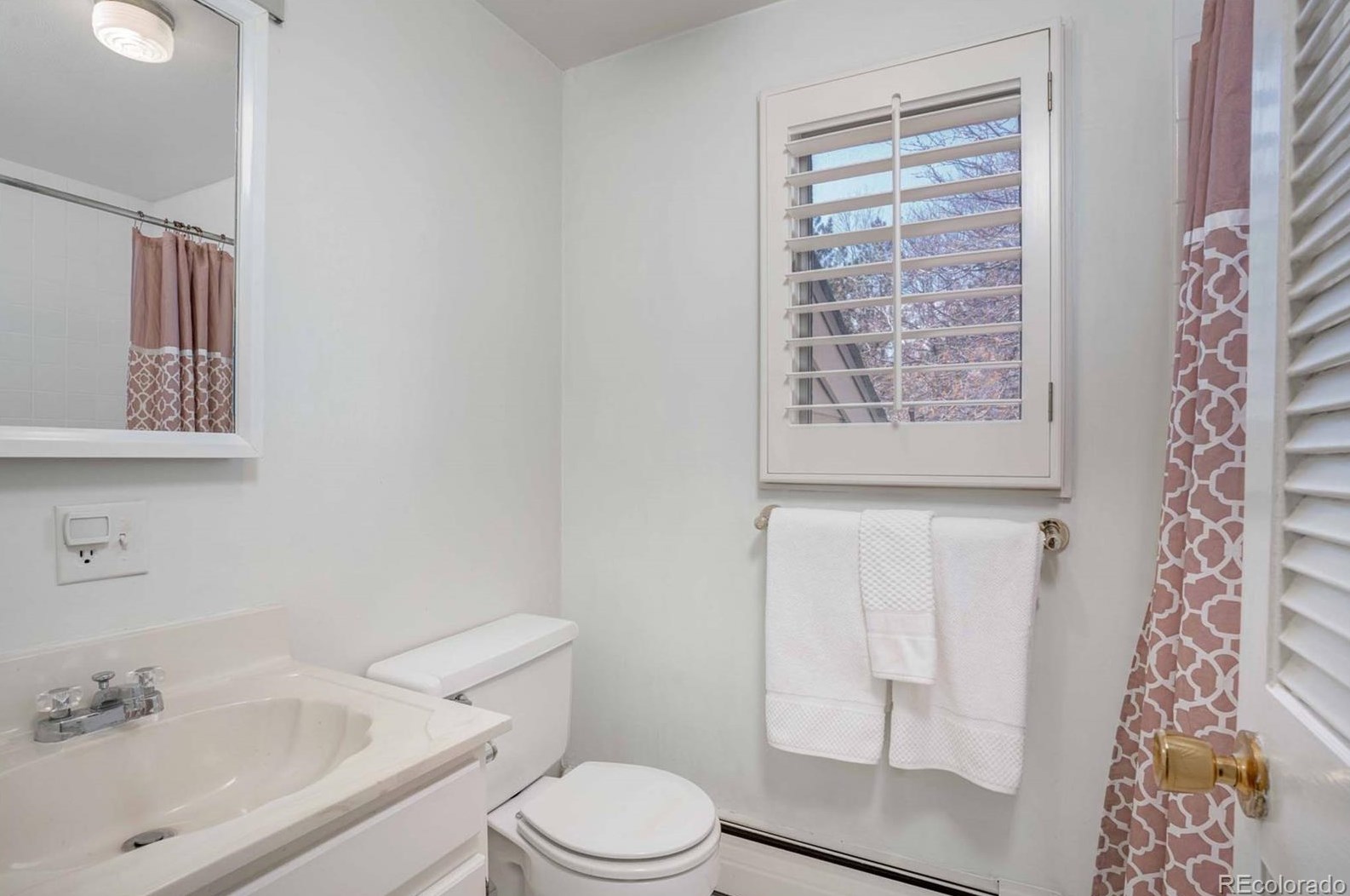 7097 Madison Way, Littleton CO 80122-2038 exterior