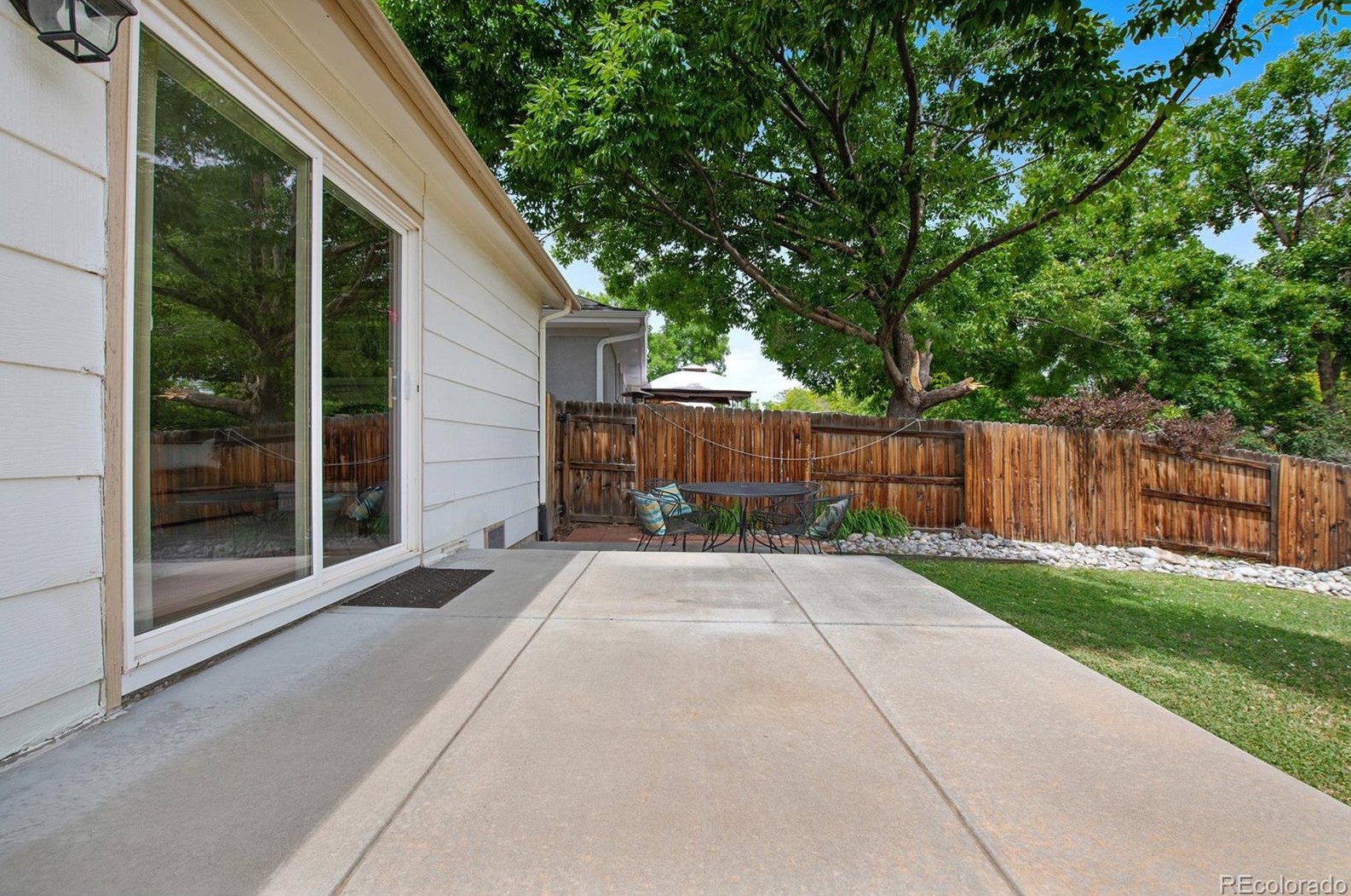 7206 Elm Ct, Littleton CO 80122-3828 exterior