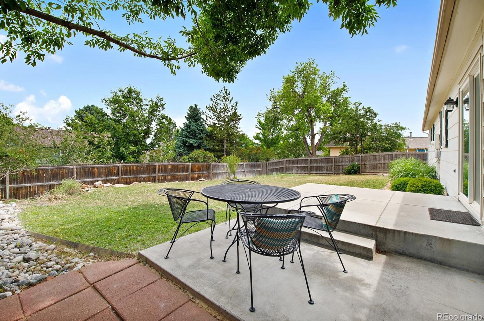 7206 Elm Ct, Littleton CO 80122-3828 exterior