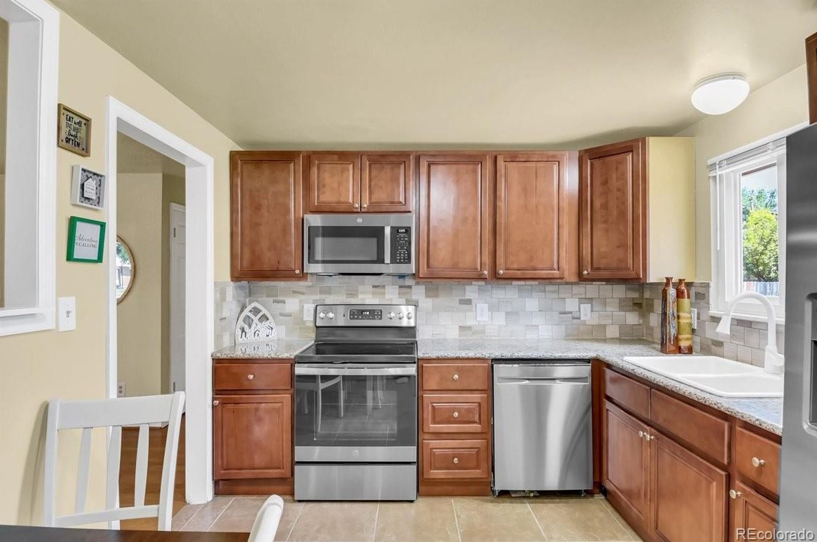 7482 Otis St, Arvada CO  80002-3836 exterior