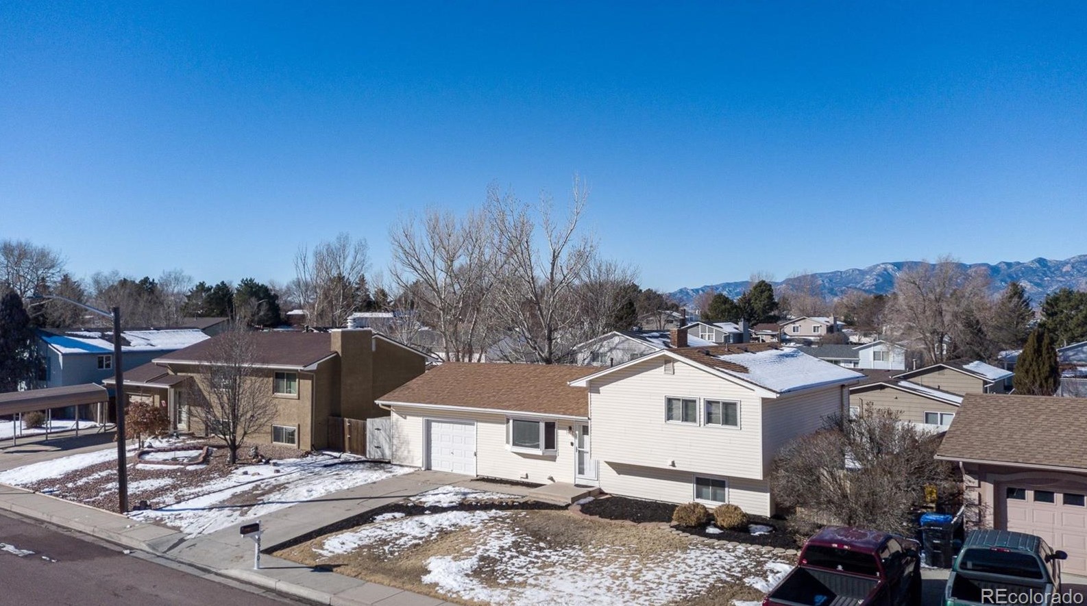 6570 Grand Valley Dr, Colorado Springs CO 80911-9689 exterior