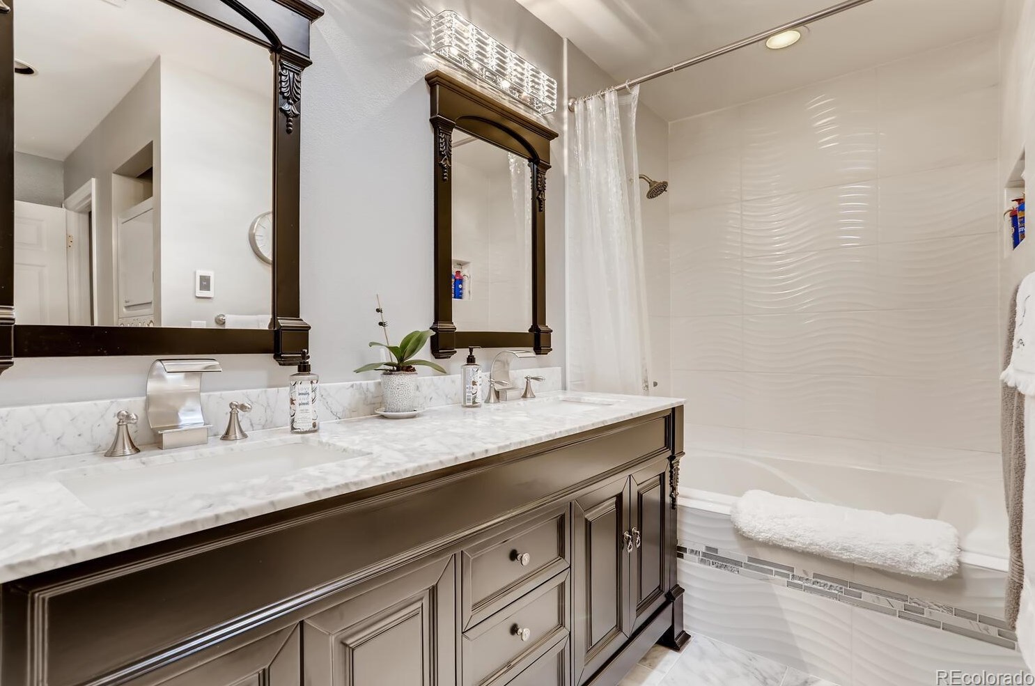 9304 Miles Dr, Littleton CO 80124-3092 exterior