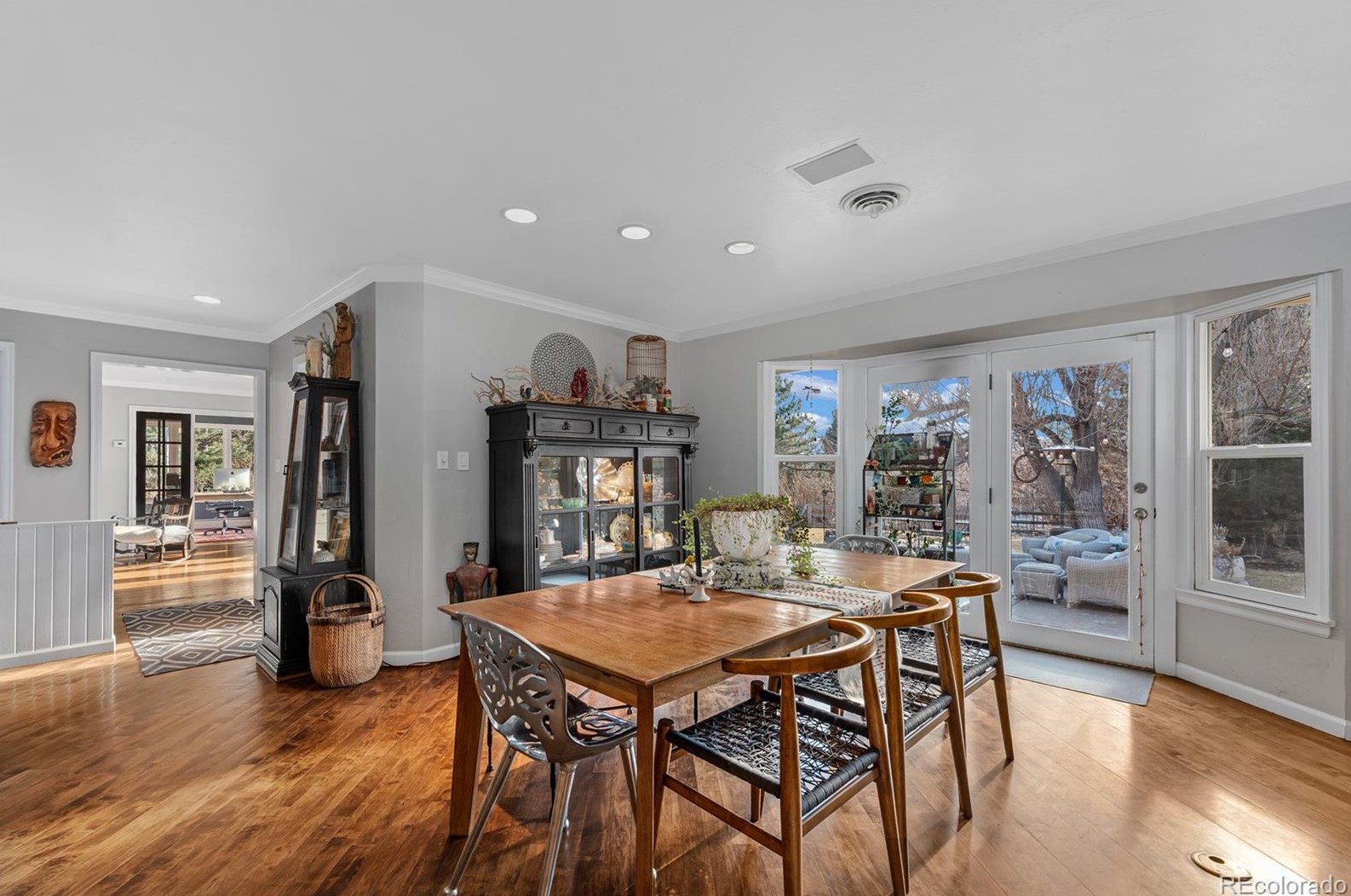 945 Front Range Rd, Littleton CO 80120-4005 exterior