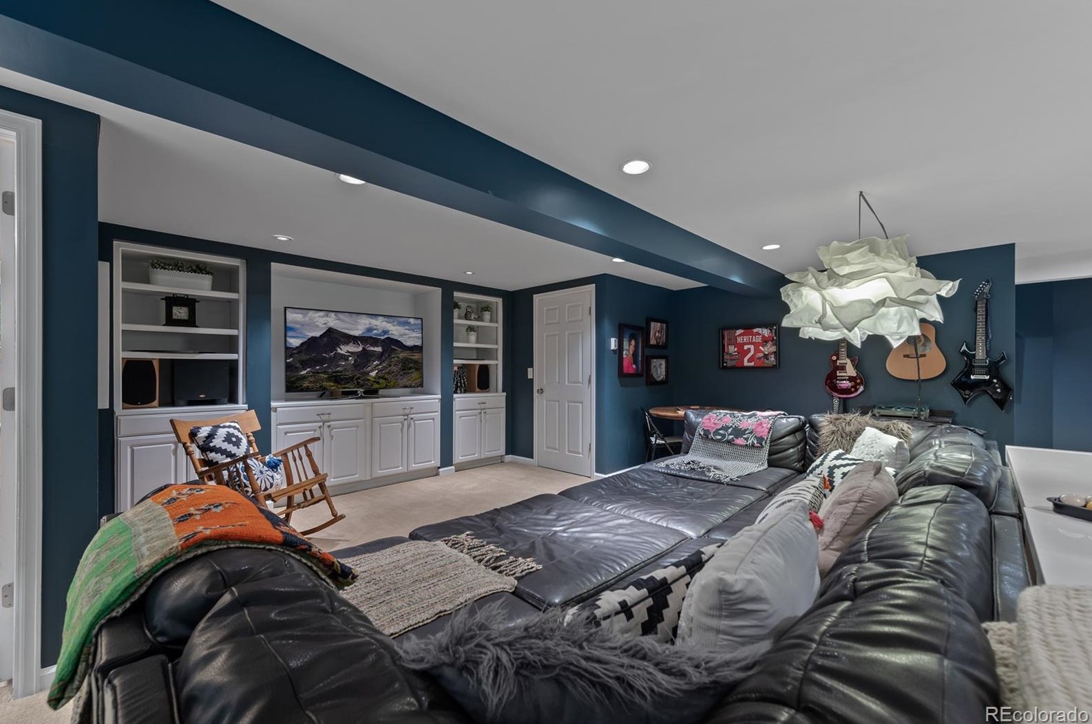 945 Front Range Rd, Littleton CO 80120-4005 exterior