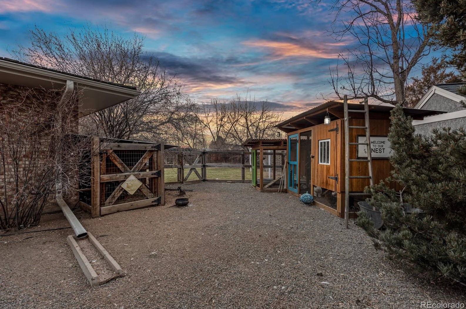 945 Front Range Rd, Littleton CO 80120-4005 exterior