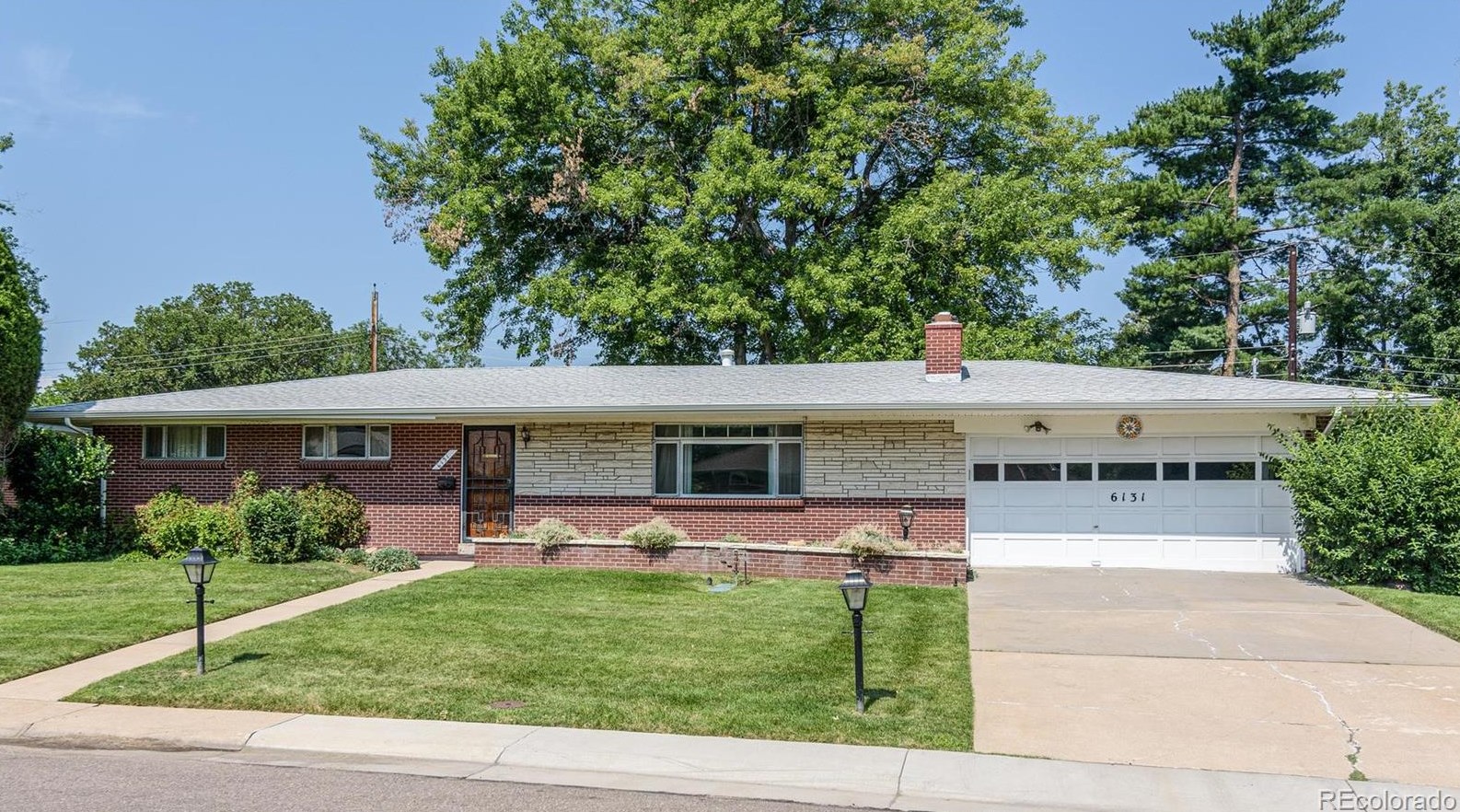 6131 Crestview St, Littleton CO 80120-2843 exterior