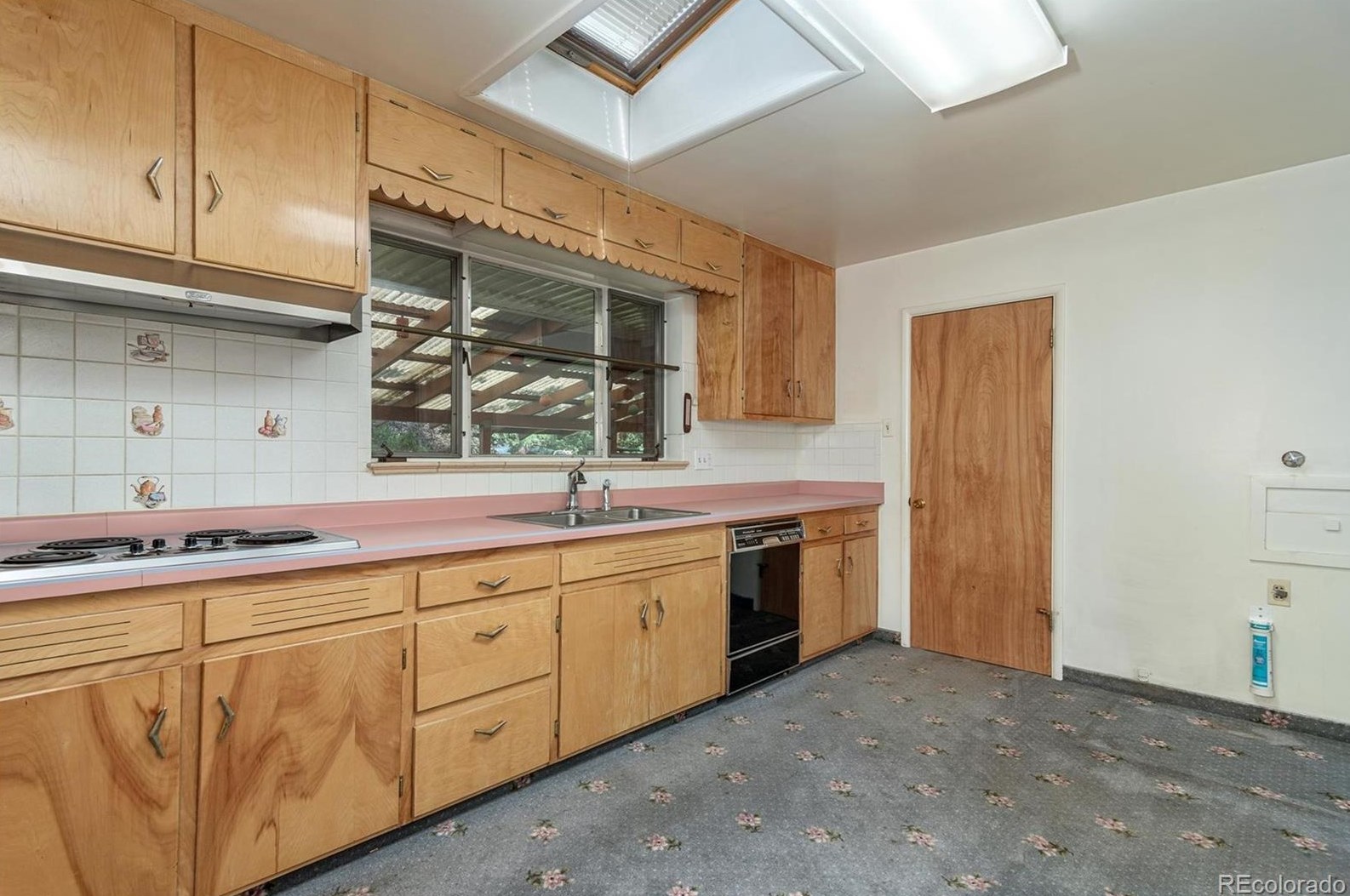 6131 Crestview St, Littleton CO 80120-2843 exterior