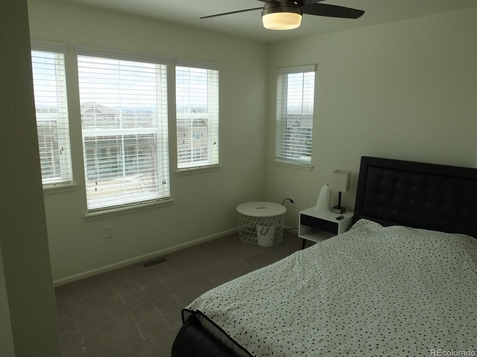 14772 Poundstone Dr, Aurora CO 80015-4230 exterior