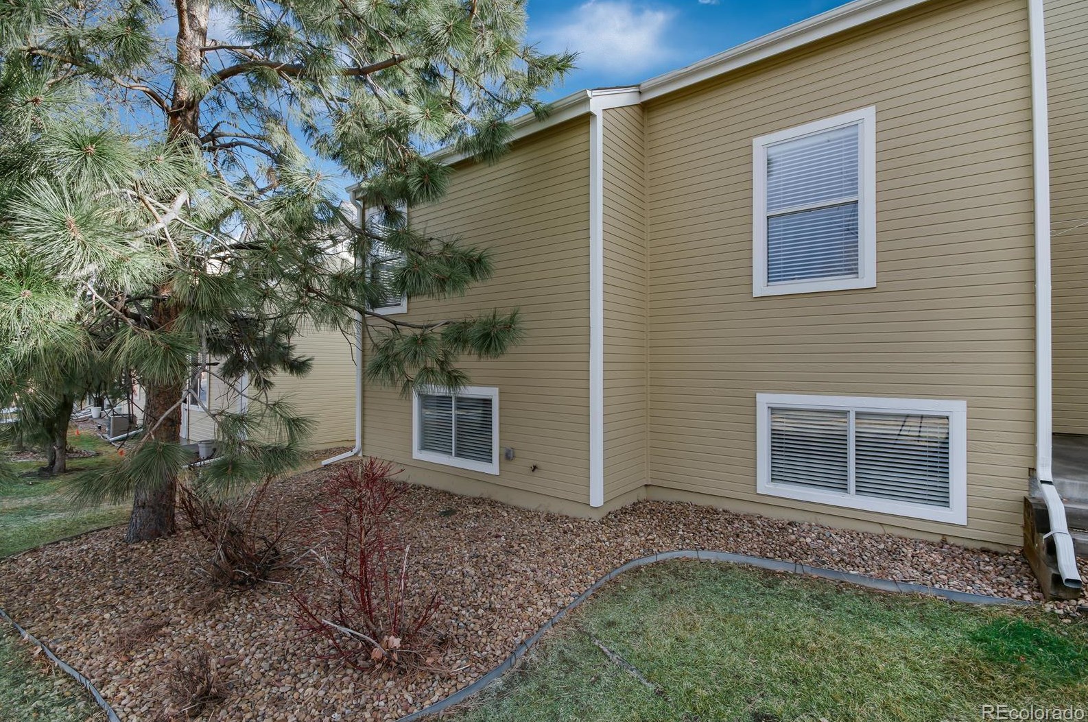 6353 Zang Ct, Arvada CO 80004-3873 exterior