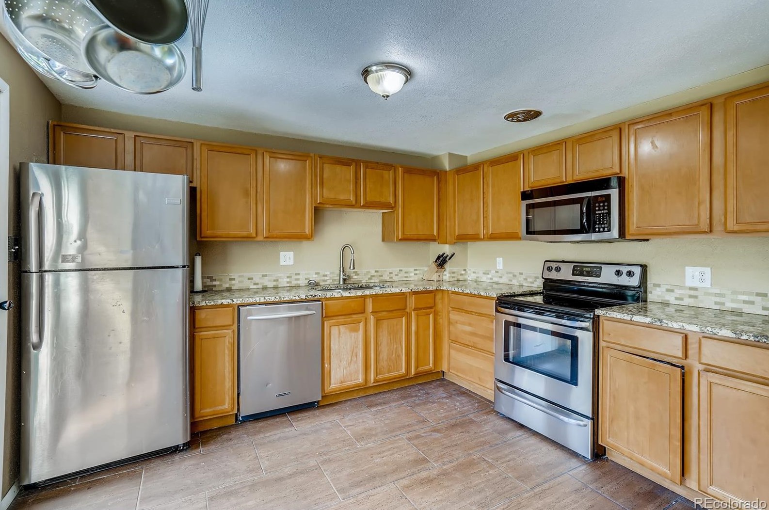 6276 Vance St, Arvada CO  80003-4832 exterior