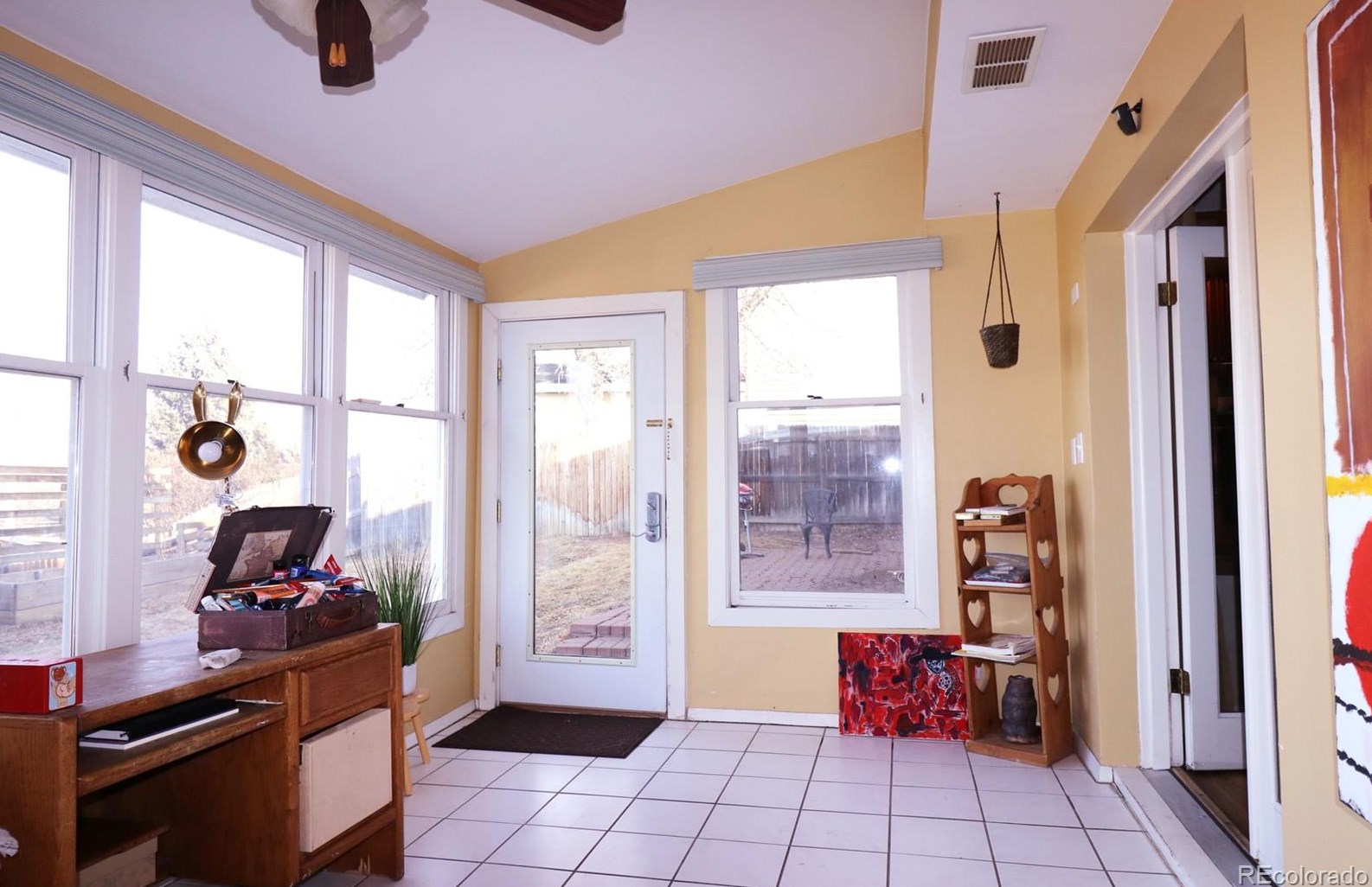 6222 Ash Cir, Littleton CO 80121-3129 exterior