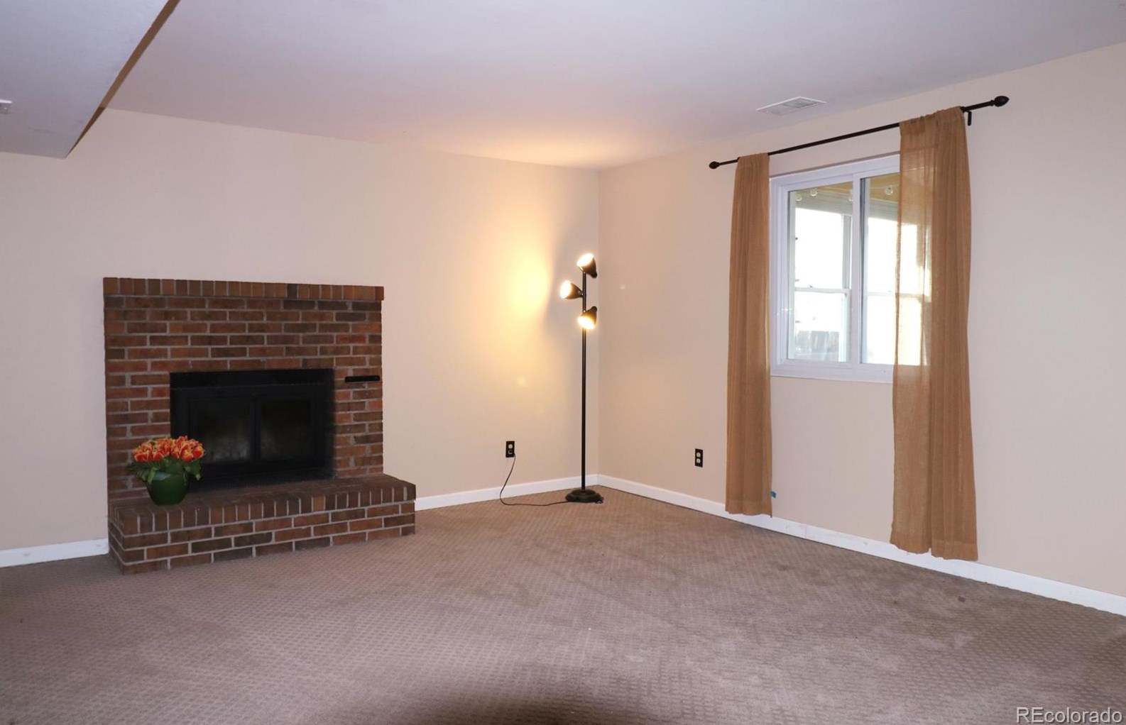 6222 Ash Cir, Littleton CO 80121-3129 exterior