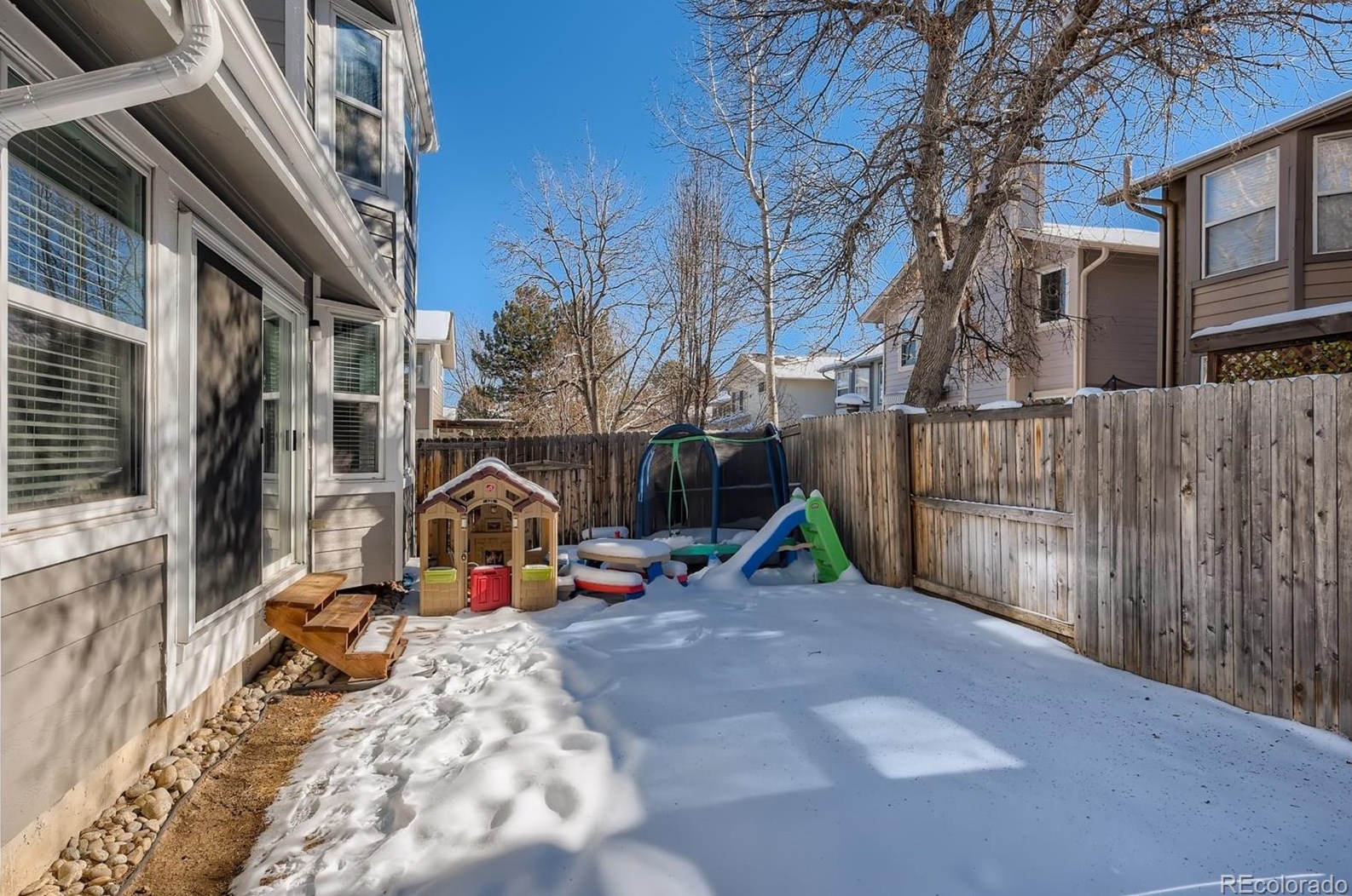 2122 Phillips Ln, Littleton CO 80122-3239 exterior