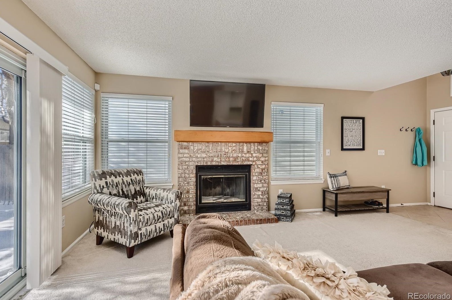 2122 Phillips Ln, Littleton CO 80122-3239 exterior