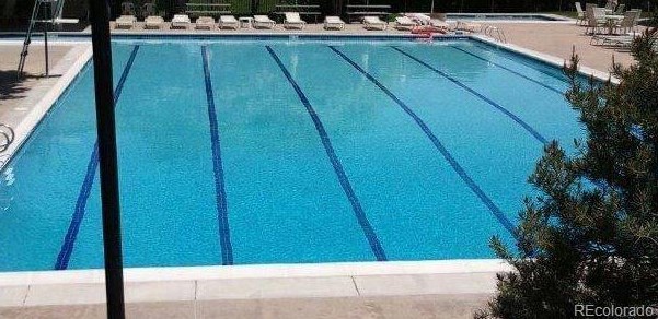 2122 Phillips Ln, Littleton CO 80122-3239 exterior