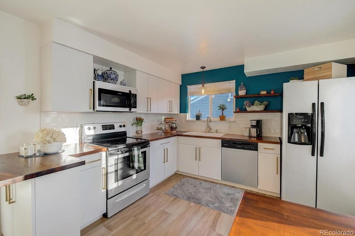 12042 Hornsilver Mtn, Littleton CO 80127-3200 exterior