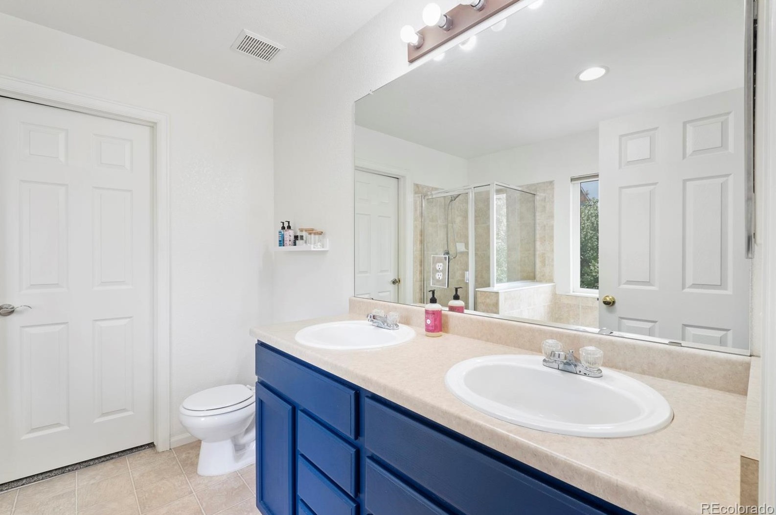 10557 Jaguar Dr, Littleton CO  80124-5200 exterior