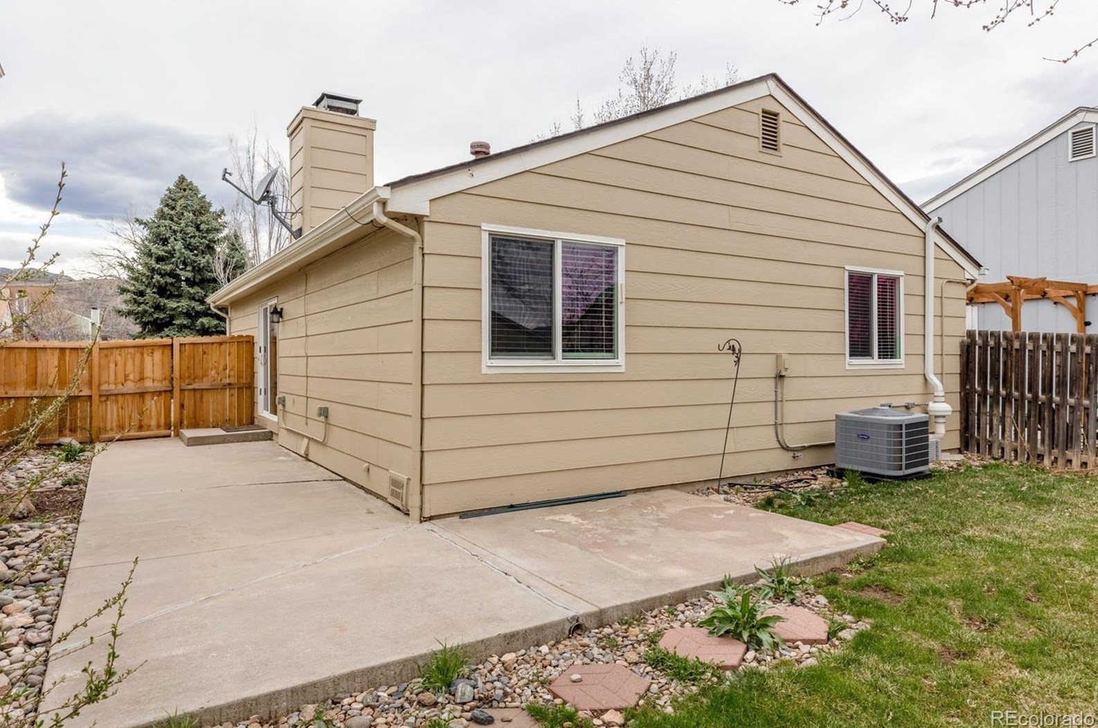 5636 Zinnia St, Littleton CO  80127-2121 exterior