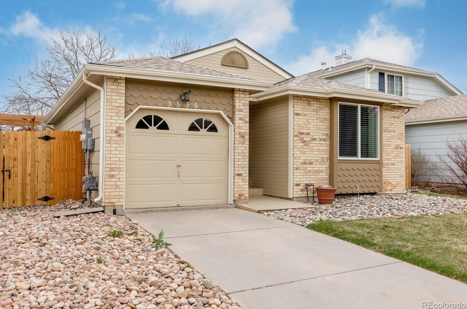 5636 Zinnia St, Littleton CO  80127-2121 exterior