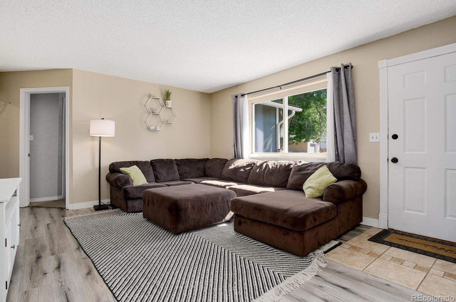 8777 Dover Cir, Arvada CO  80005-1548 exterior