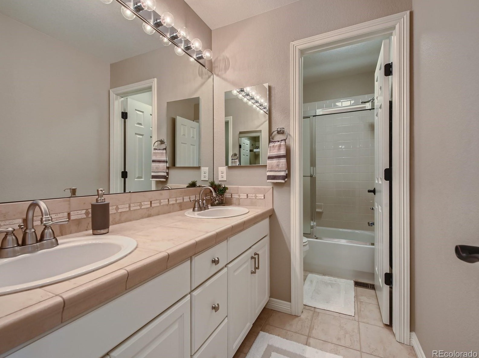 10188 Briargrove Way, Littleton CO 80126-5531 exterior