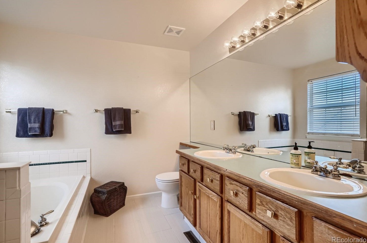 6116 Trailhead Rd, Littleton CO 80130-5328 exterior