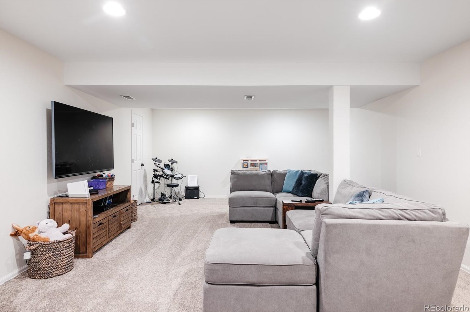 8783 Forrest Ct, Littleton CO  80126-2914 exterior