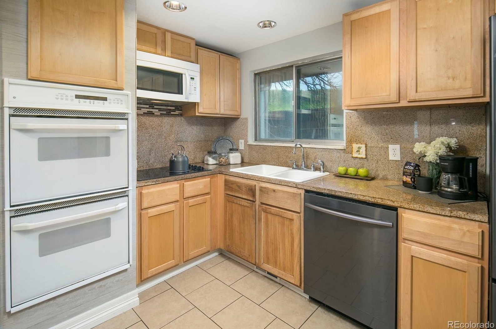 9037 77th Pl, Arvada CO  80005-4304 exterior