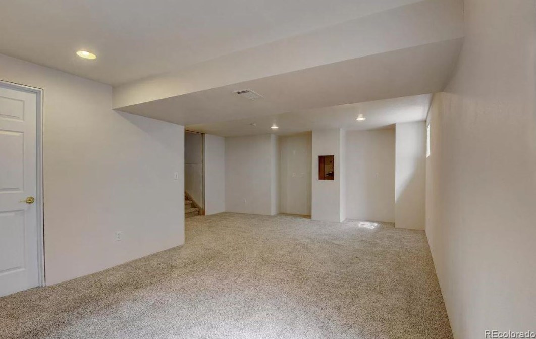 8975 Winrock St, Littleton CO 80126-2227 exterior