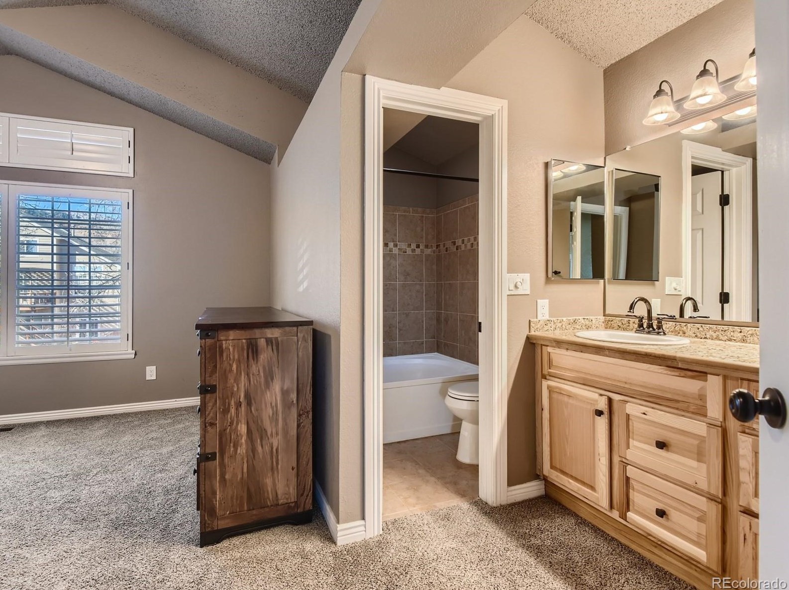 7556 Dawn Dr, Littleton CO 80125-8953 exterior