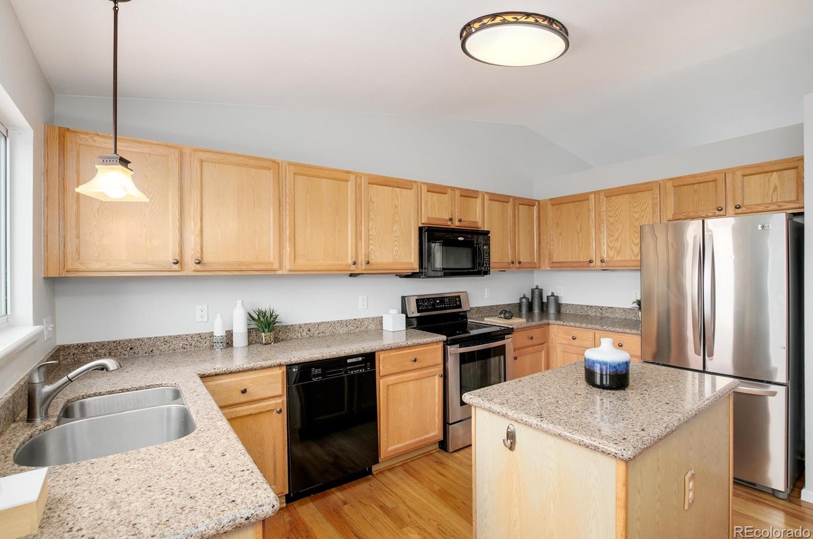 9642 Whitecliff Pl, Littleton CO 80129-5752 exterior