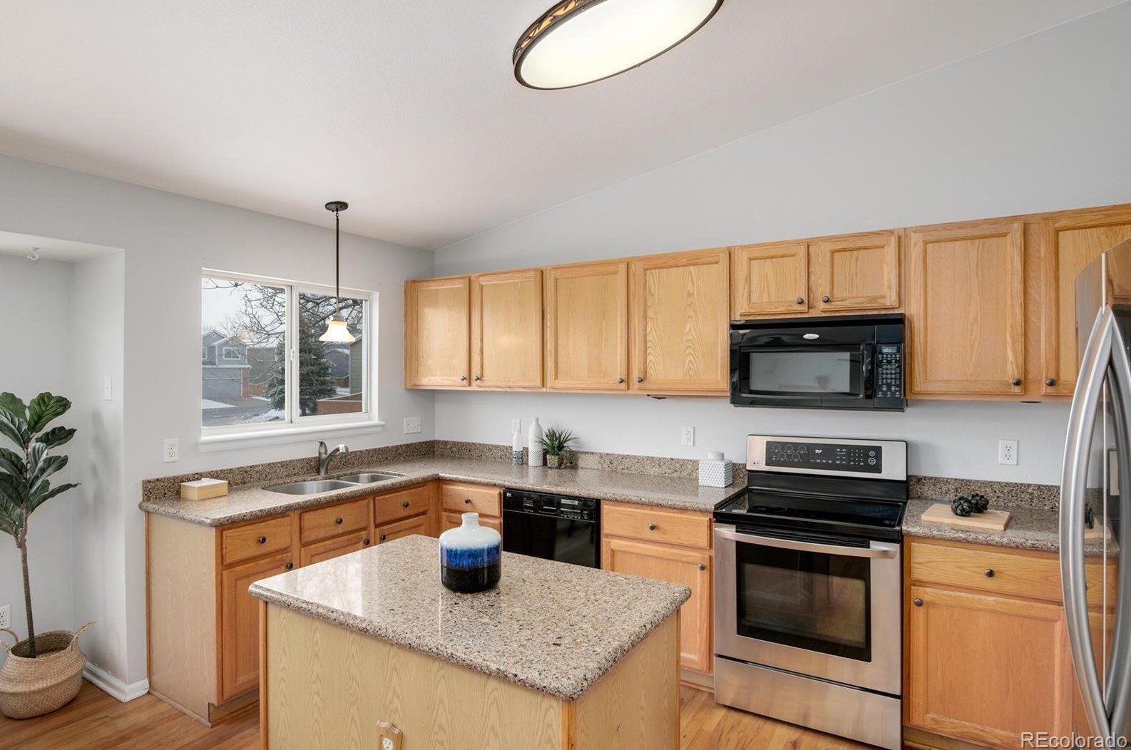 9642 Whitecliff Pl, Littleton CO 80129-5752 exterior