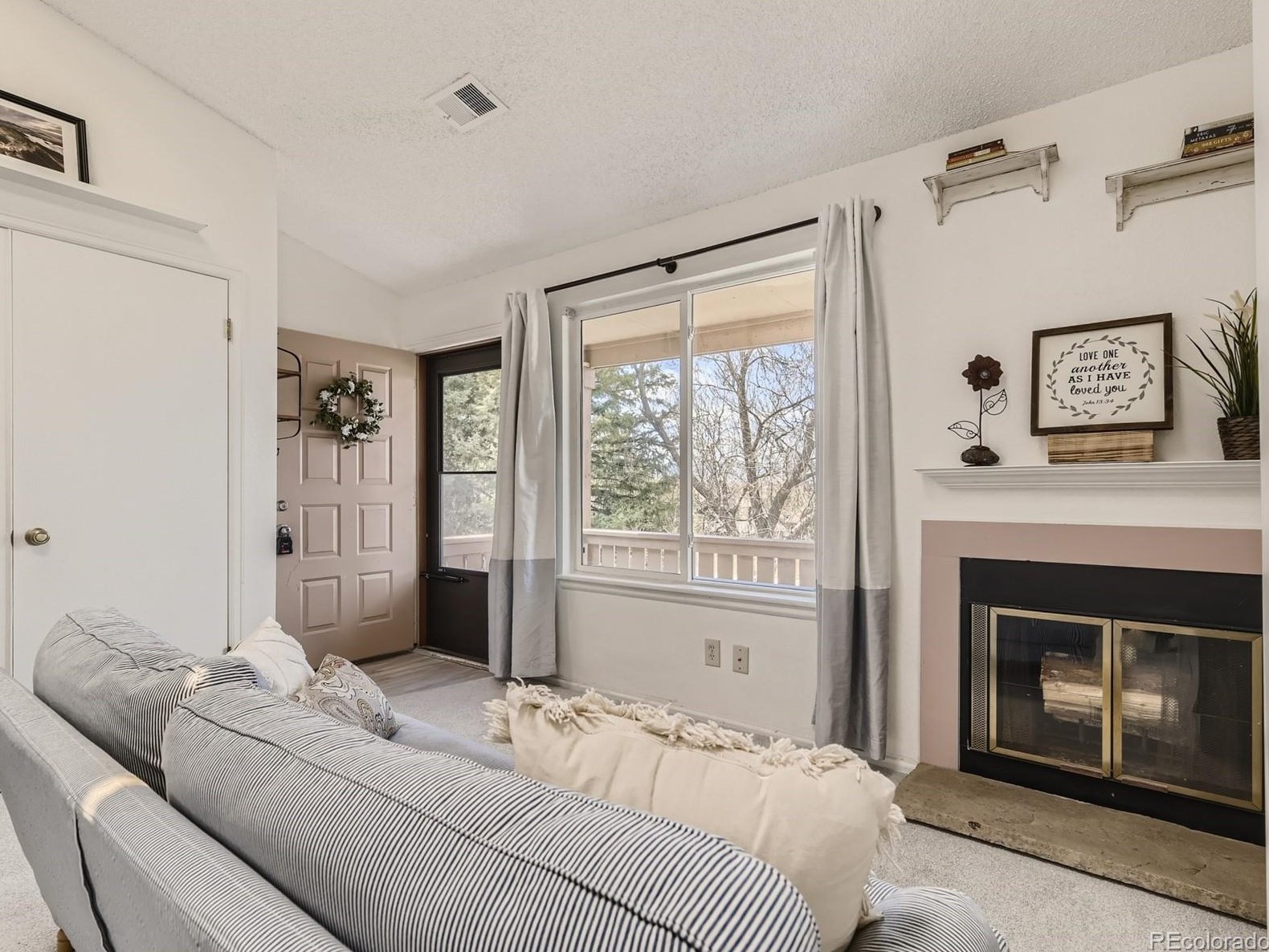 817 Summer Dr, Littleton CO  80126-3093 exterior