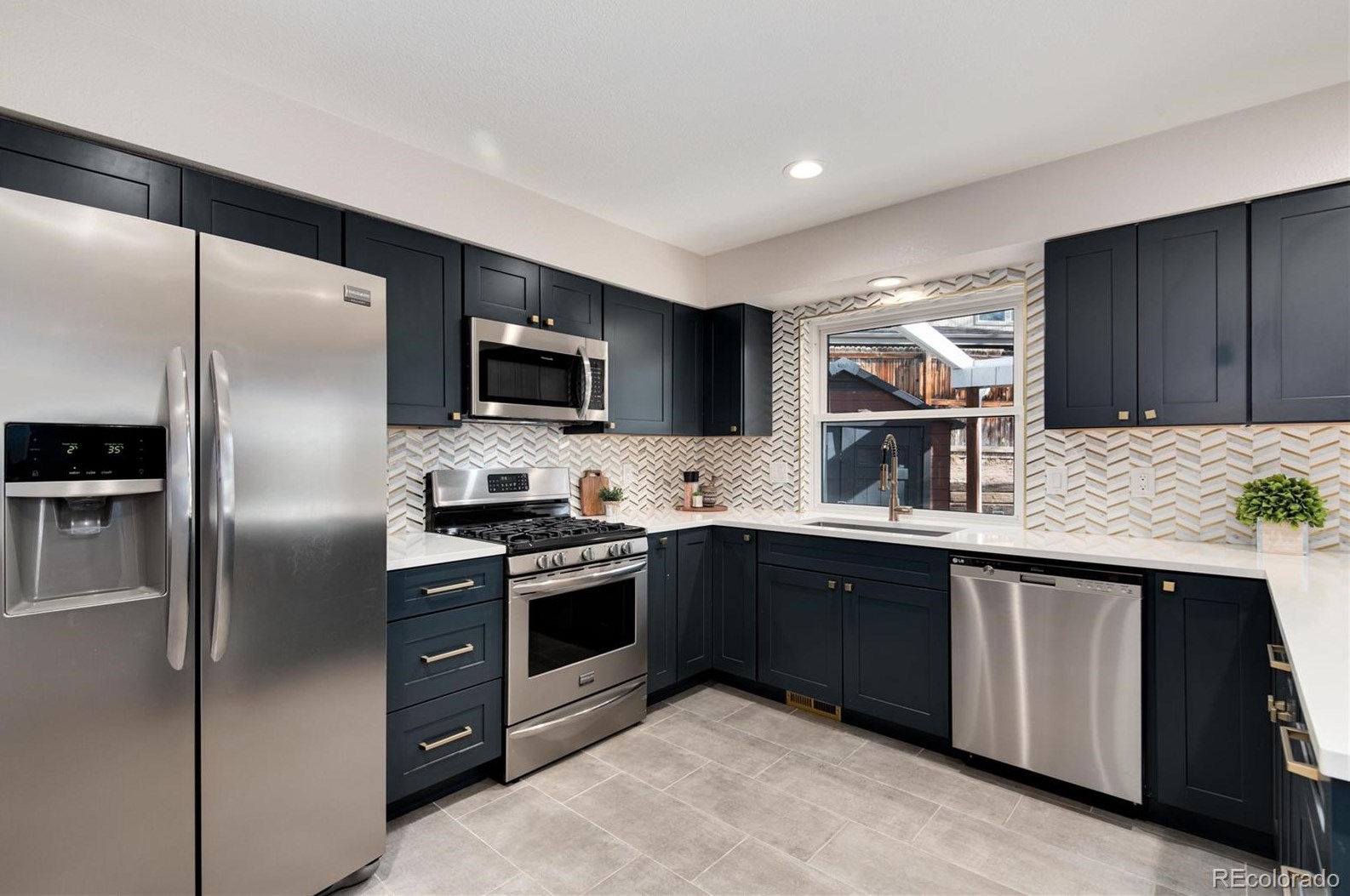 6426 Saulsbury St, Littleton CO  80123-3613 exterior