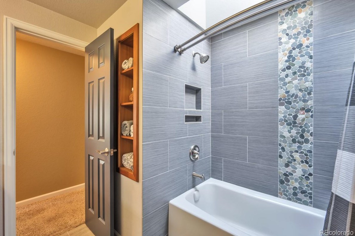 5440 Caryl Ave, Littleton CO 80128-7080 exterior