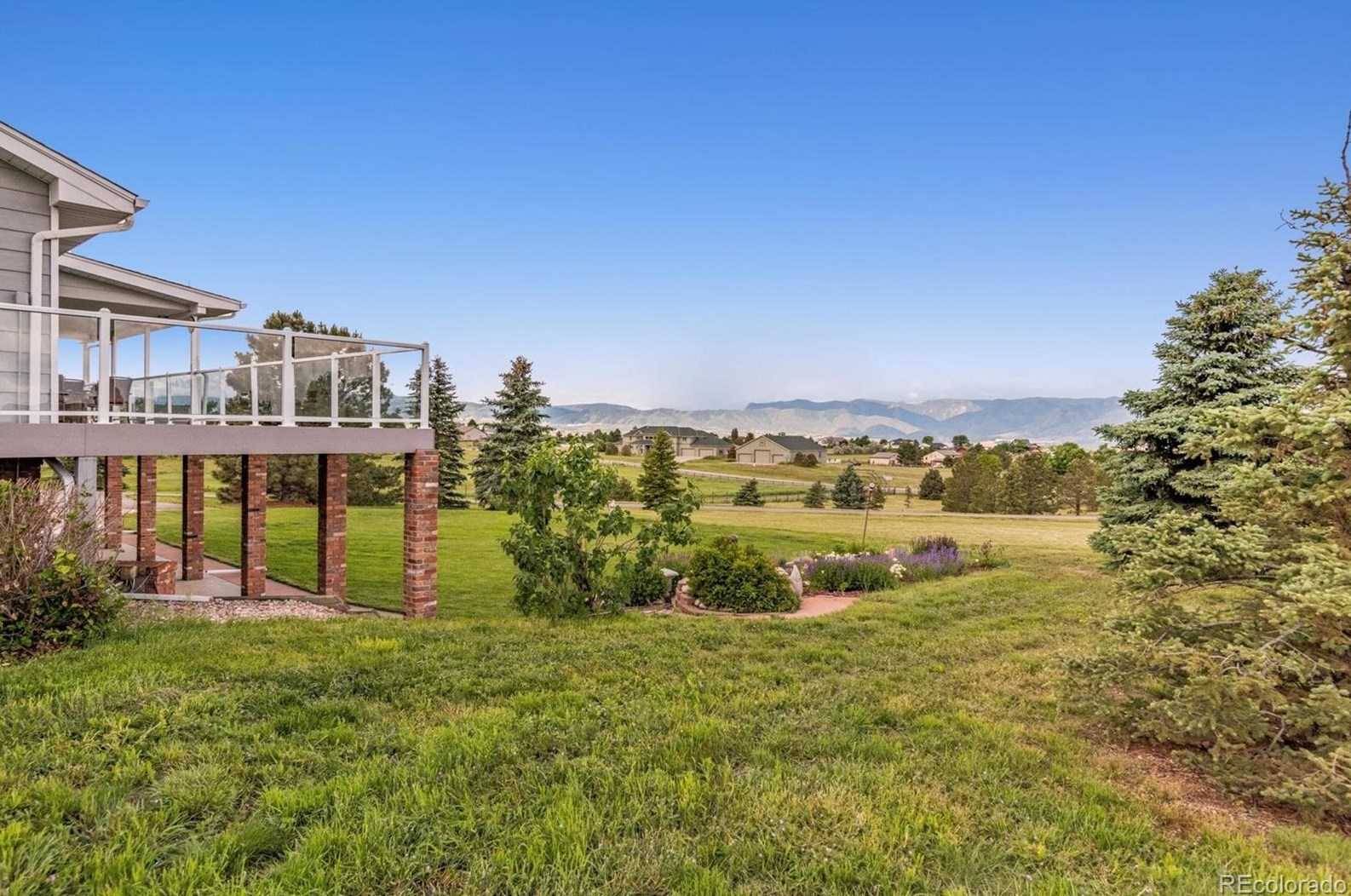 10886 Chatfield Dr, Littleton CO 80128-6136 exterior