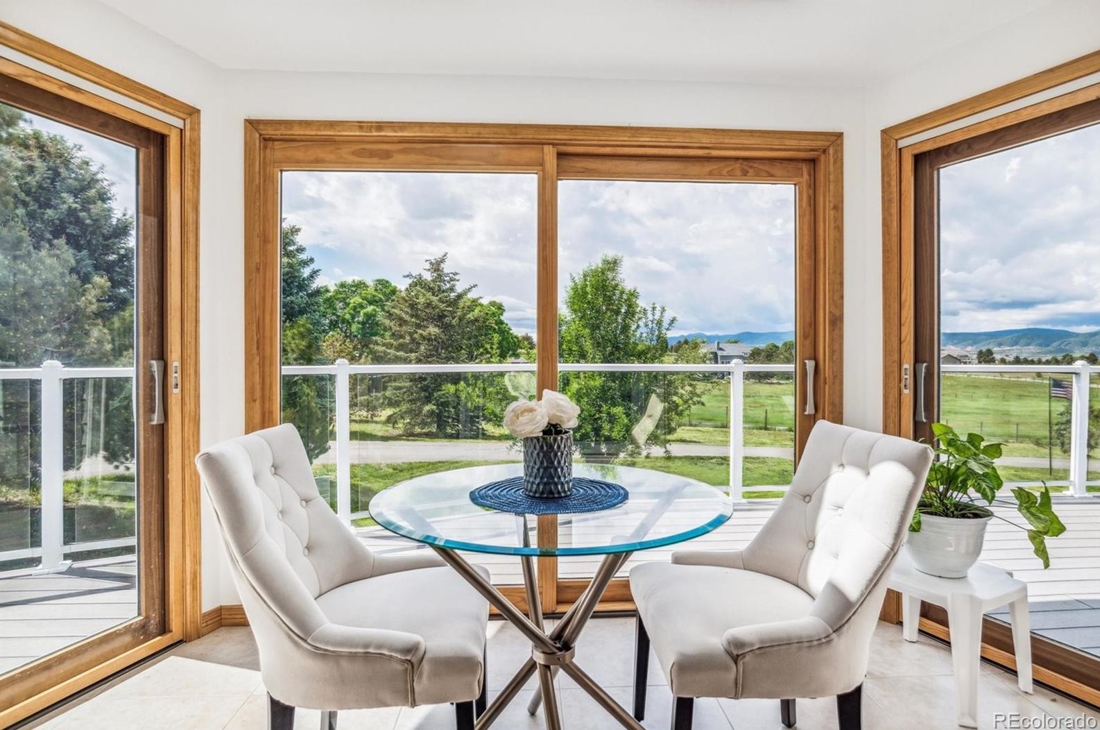 10886 Chatfield Dr, Littleton CO 80128-6136 exterior