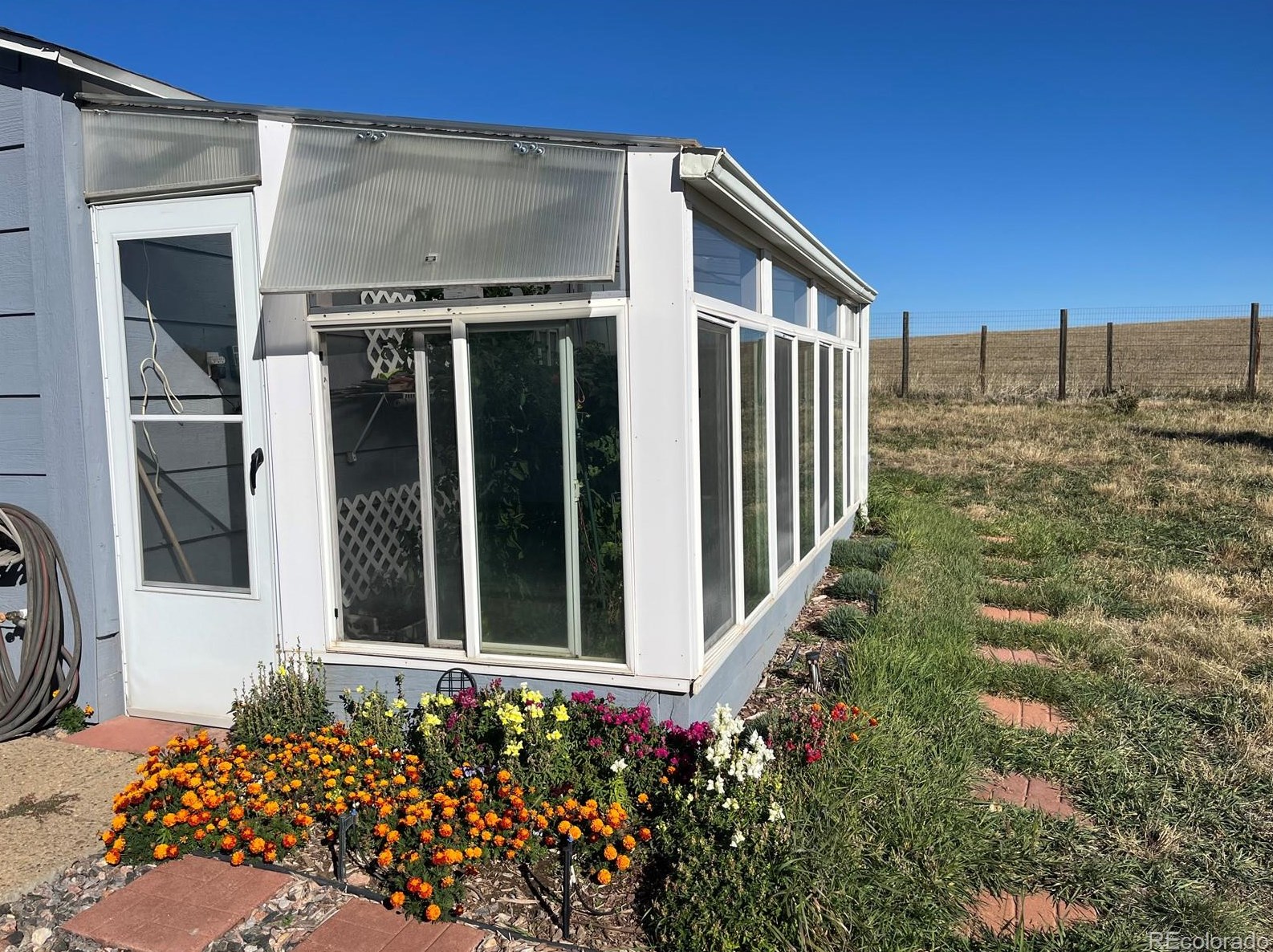 10886 Chatfield Dr, Littleton CO 80128-6136 exterior