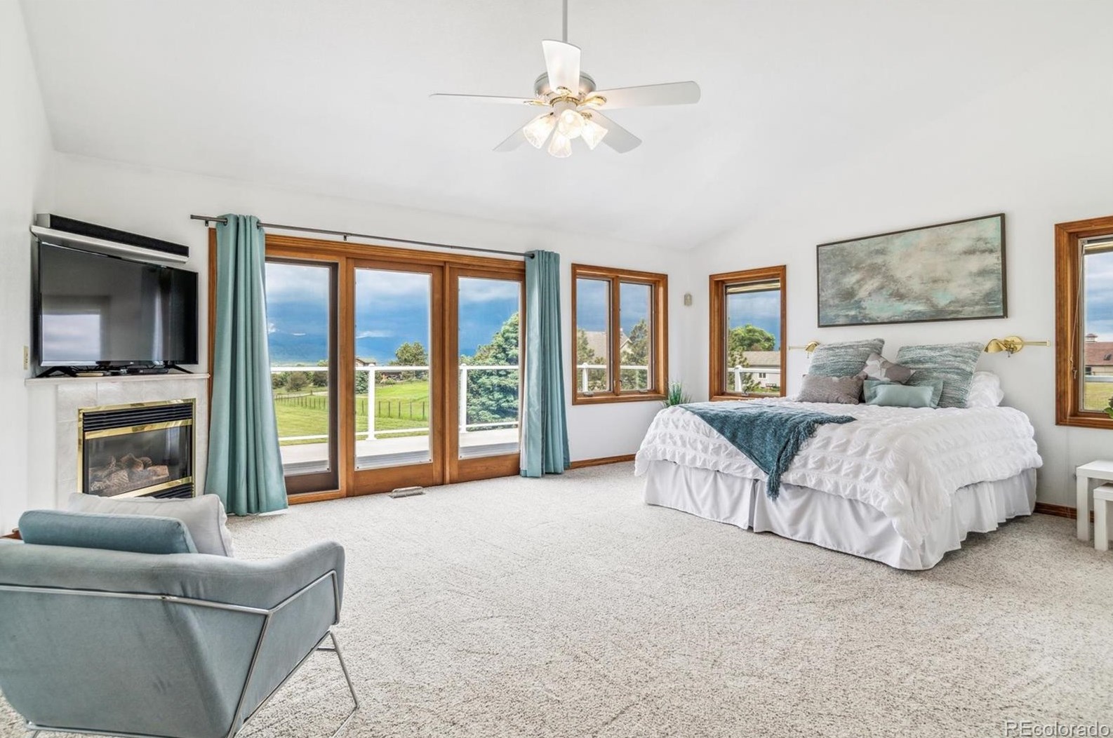 10886 Chatfield Dr, Littleton CO 80128-6136 exterior