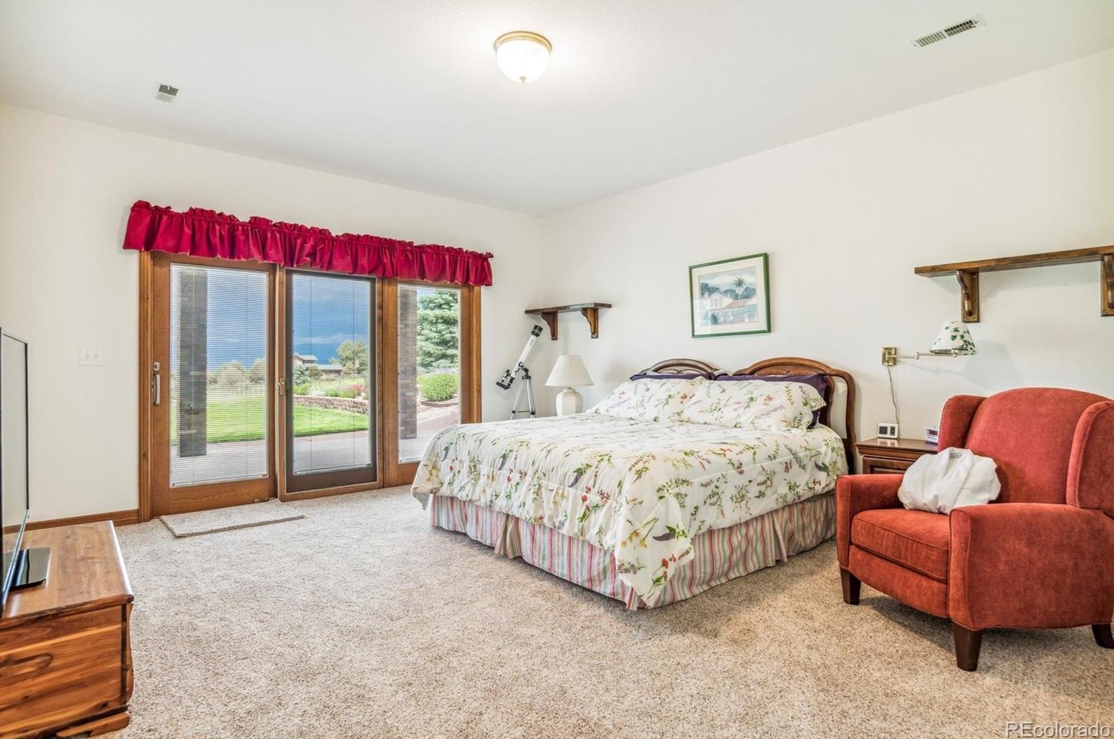 10886 Chatfield Dr, Littleton CO 80128-6136 exterior