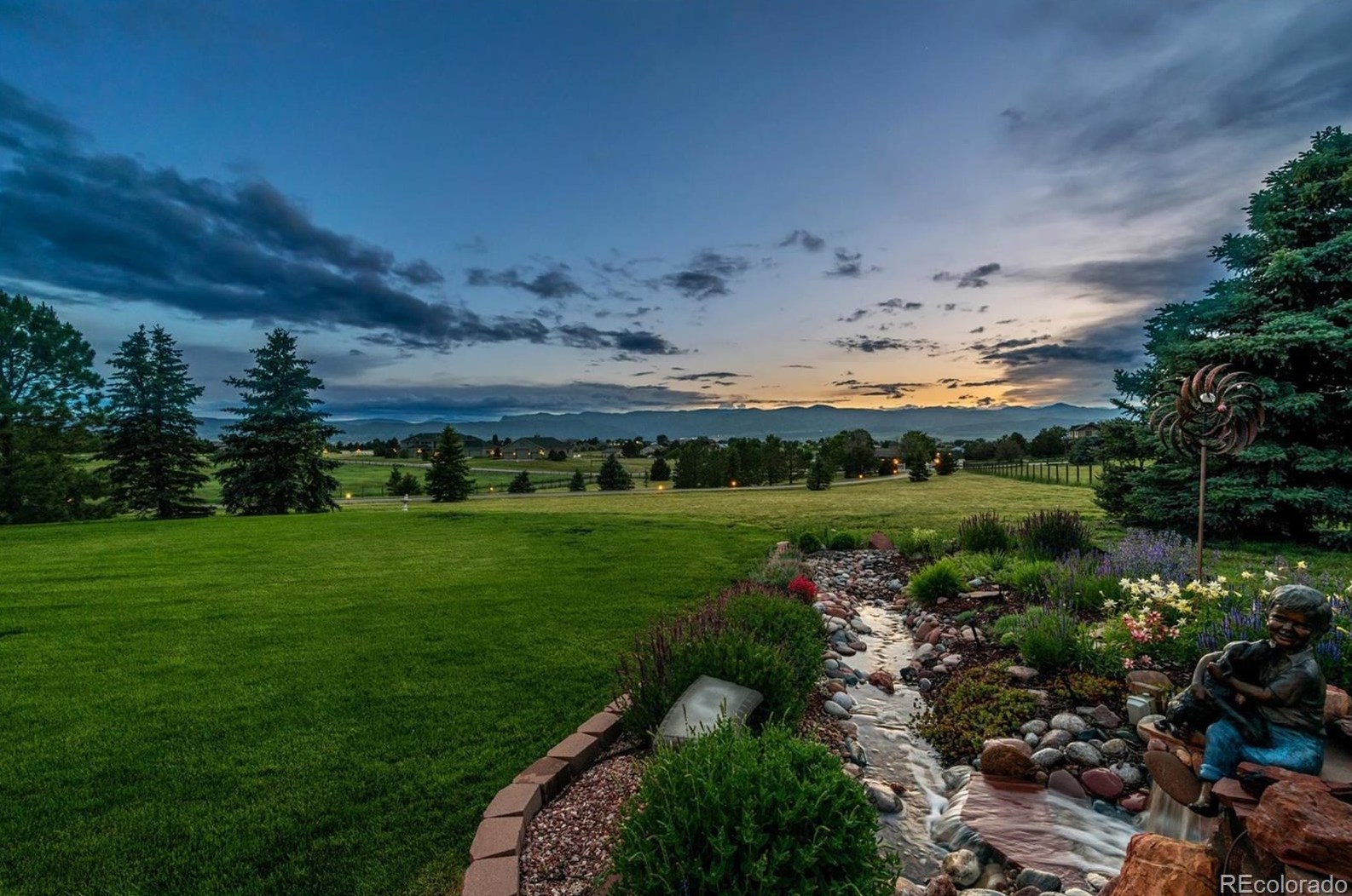 10886 Chatfield Dr, Littleton CO 80128-6136 exterior