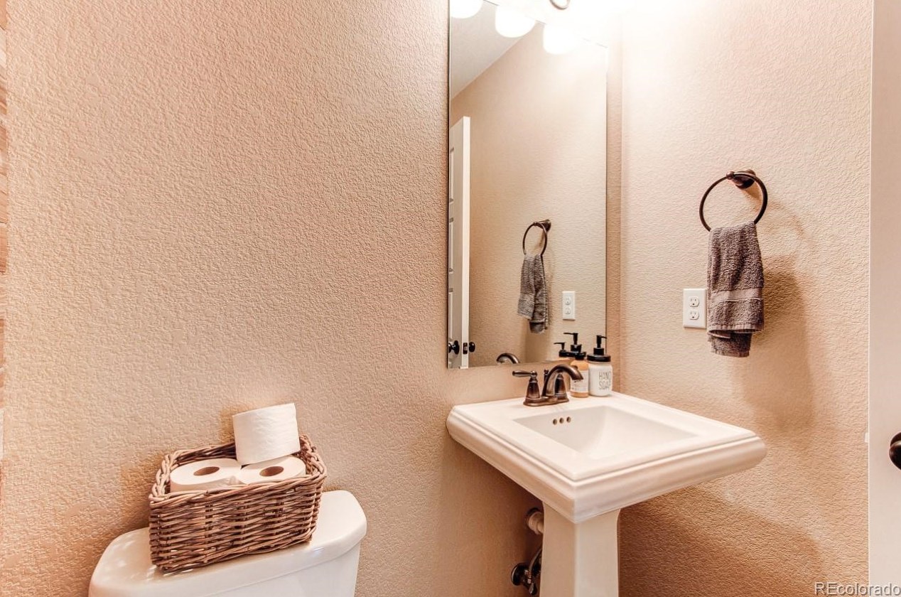 2135 Candleglow St, Castle Rock CO  80109-3563 exterior